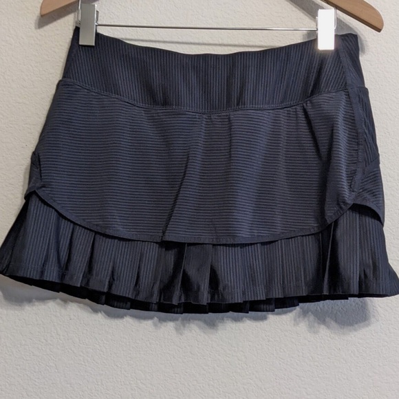 Athleta Pleated Hem Skort - Picture 1 of 4